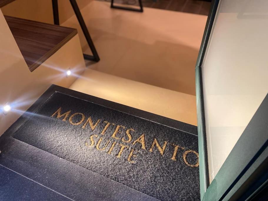 Montesantogroup Suite House Nel Centro Di Napoli Bagian luar foto